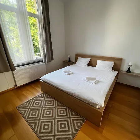 Apartment L&l 1 *
